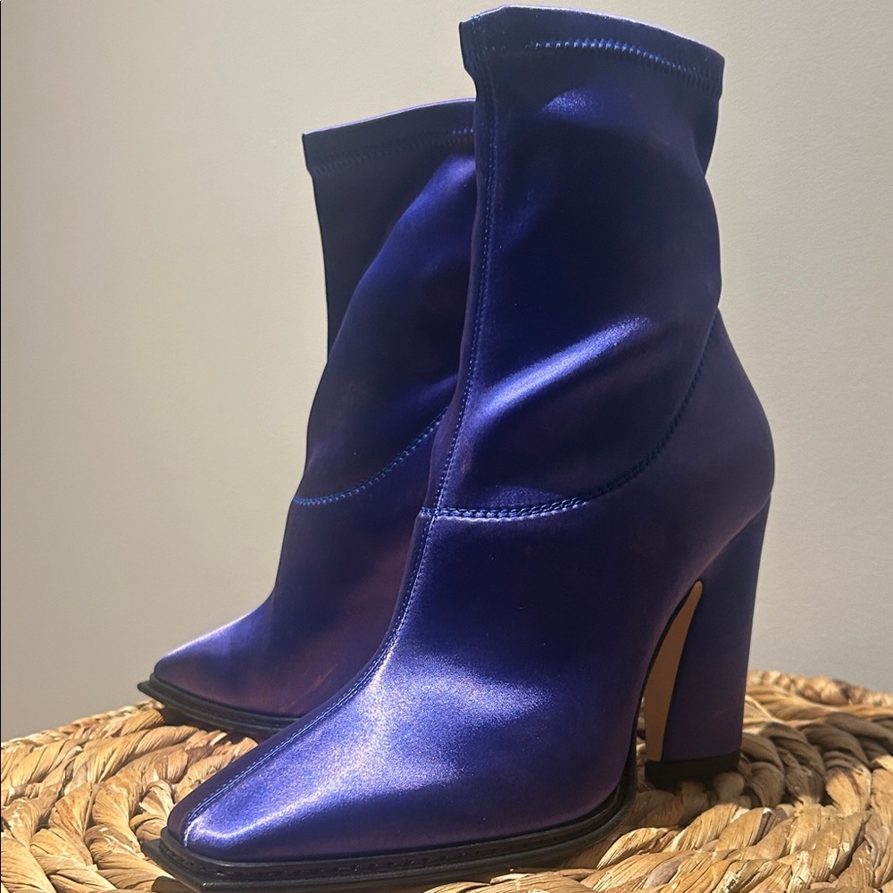 Jimmy Choo Shimmering Purple Heeled Boots - Picture 4 of 10